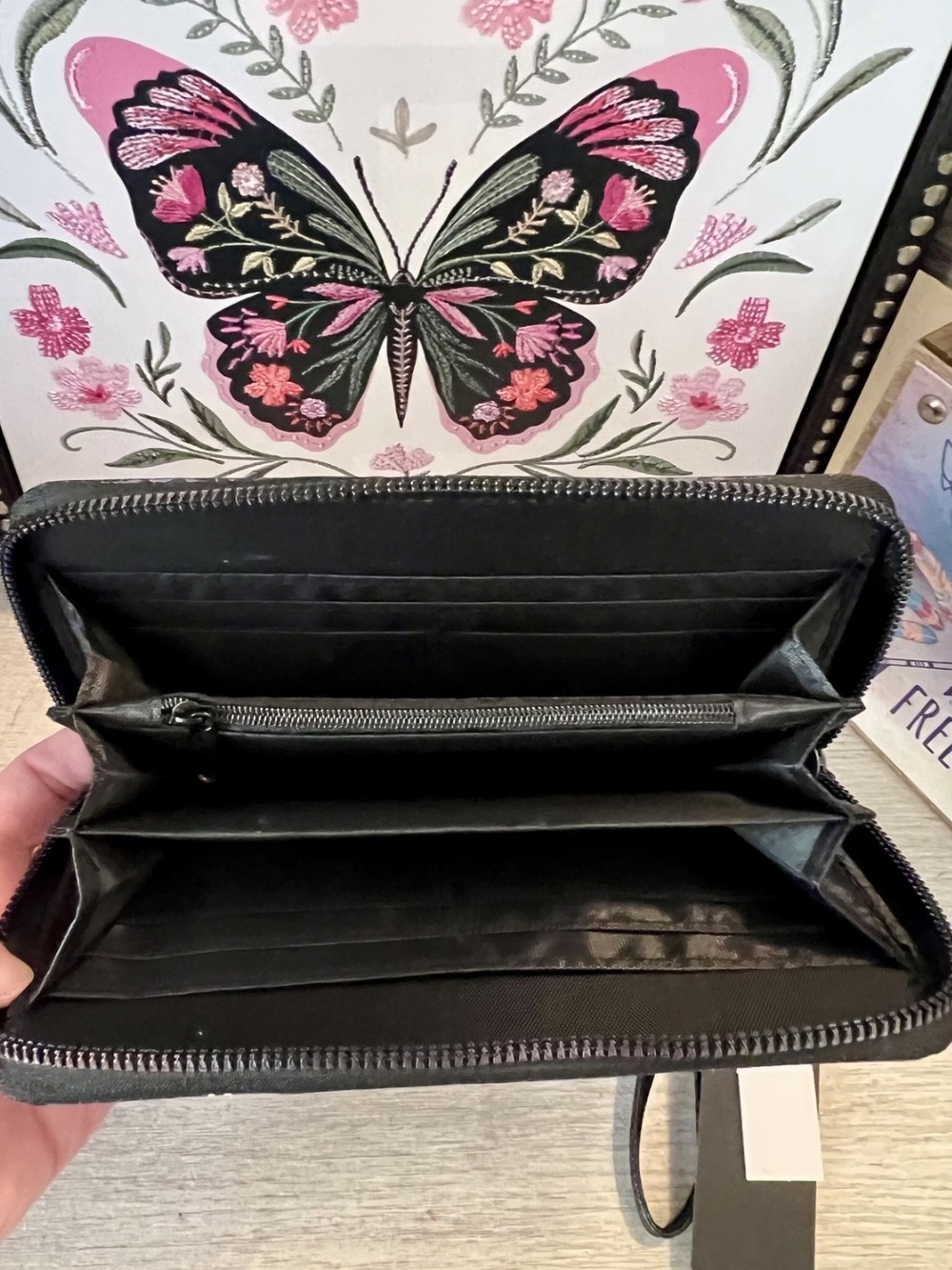 Ed Hardy Skull & Butterfly Zip-Around Wallet Wristlet Black NWT - Picture 3 of 3